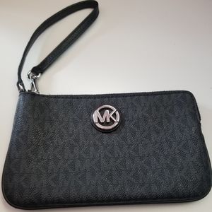Michael Kors Jet Set Wristlet